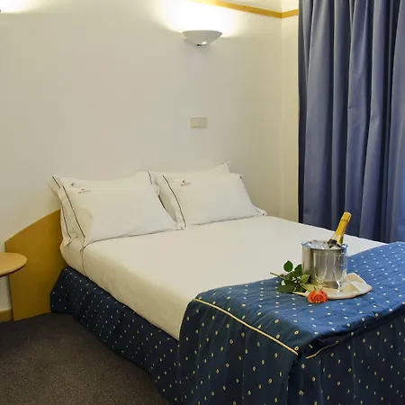 Апарт-отель Vip Executive Eden 4*