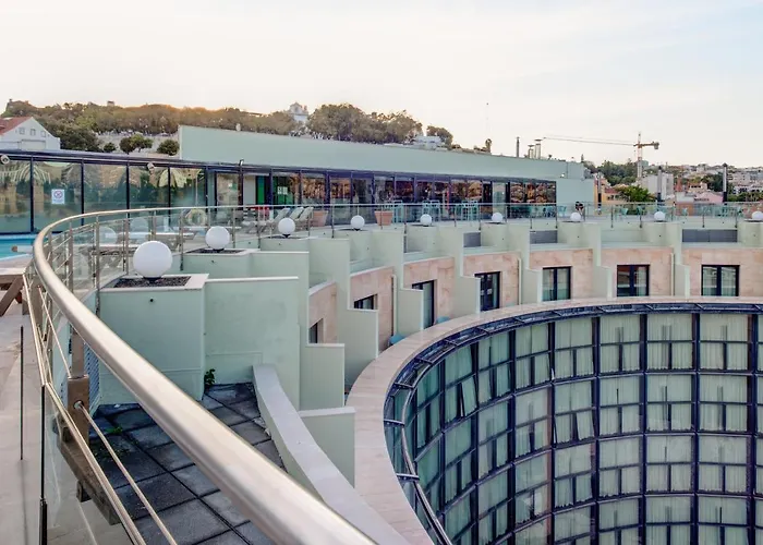 Ξενοδοχείο με διαμερίσματα Vip Executive Eden 4*