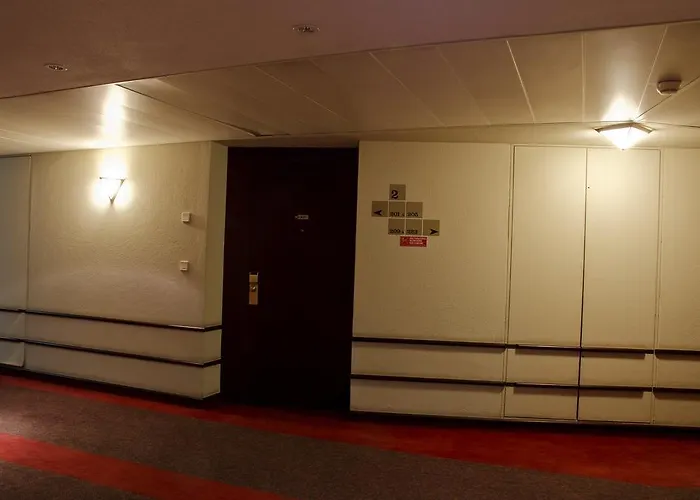 Vip Executive Eden Aparthotel 4*